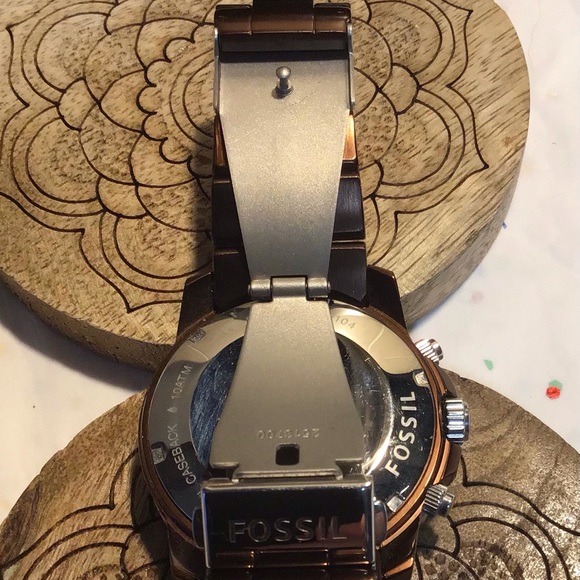 Bronze Fossil Watch - Seize 6 inches or less - Picture 4 of 4